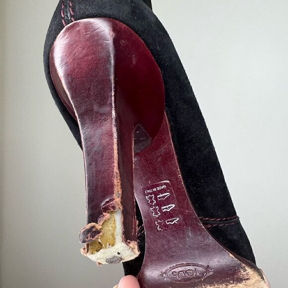 Tod’s Women’s Black/Red Contrast Stitching Suede Ankle Booties Size 8 - Picture 10 of 15